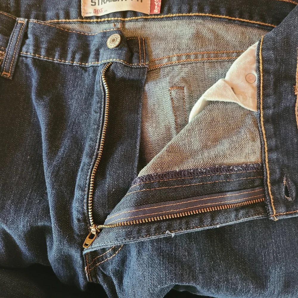 Levi’s 505 Regular Straight Fit Jeans – Dark Wash – 100% Cotton – 36x34